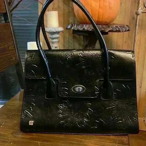 Diva Handbags - Diva black woman’s handbag.